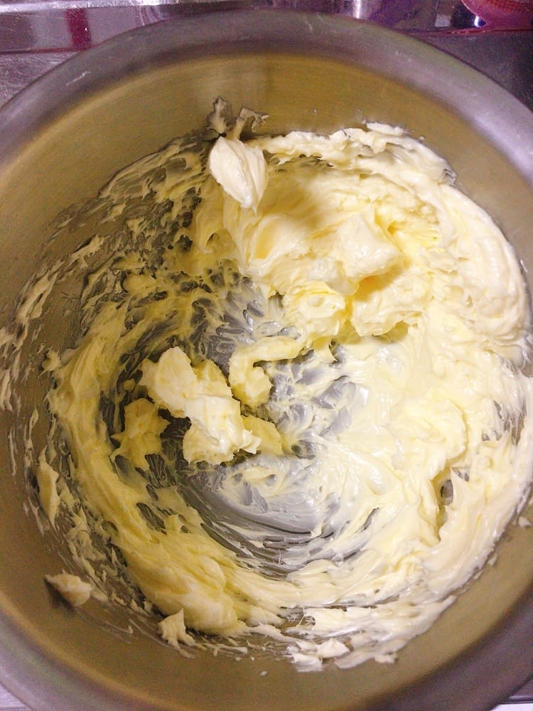 バターを混ぜる